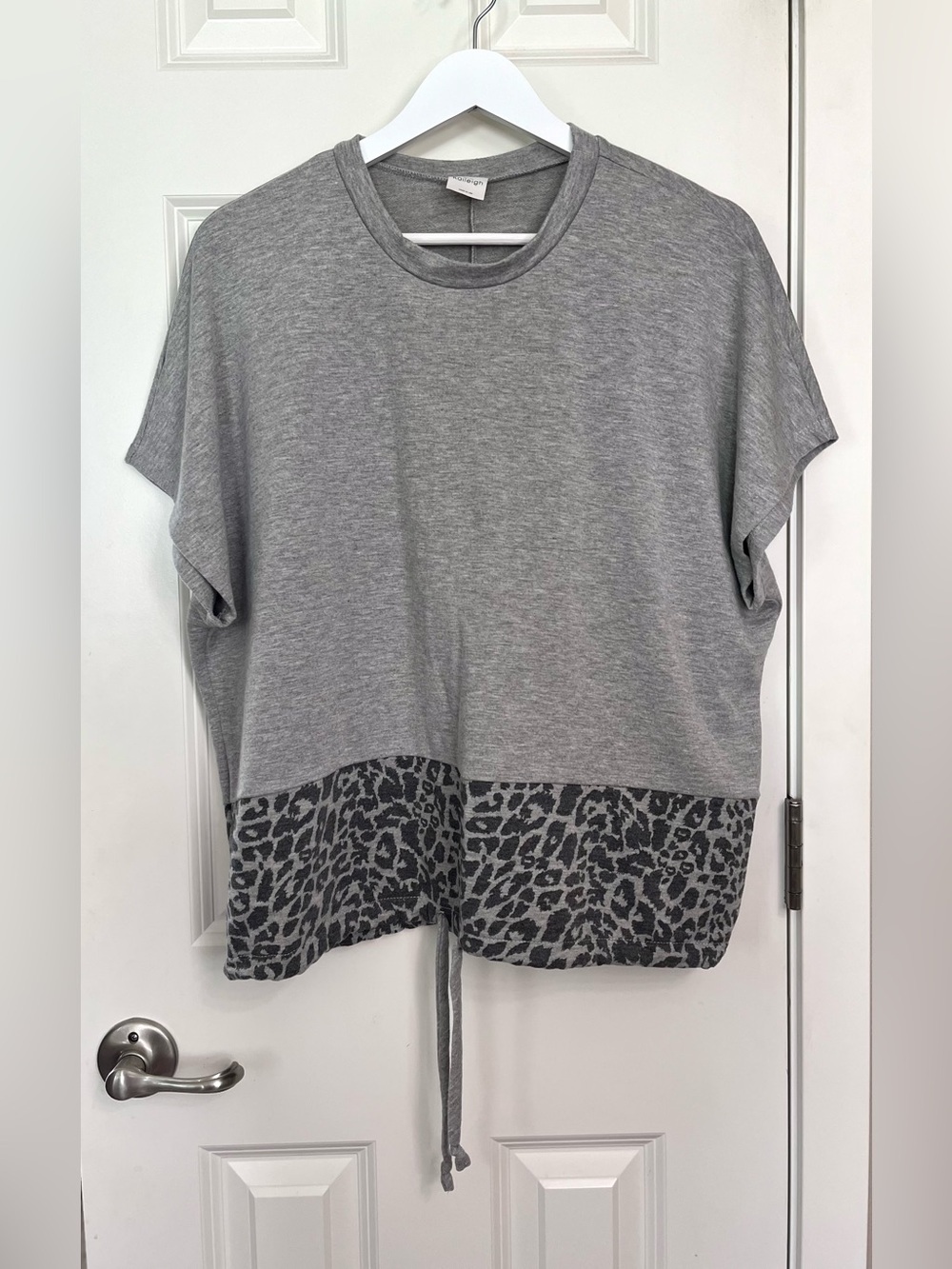 Kaileigh Laurel Color Block Tie Waist Knit Top NWOT
